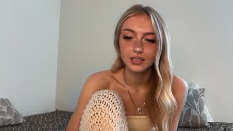 chloeros3e online show from 09-15-25, 08:20