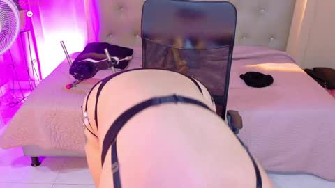 Chloe rosse online show from 04-21-26, 01:42