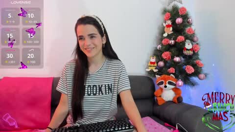 Snapshot of chloesmithx__ chatting on 12-15-24, 03:34 Chloe online show from 12-15-24, 03:34