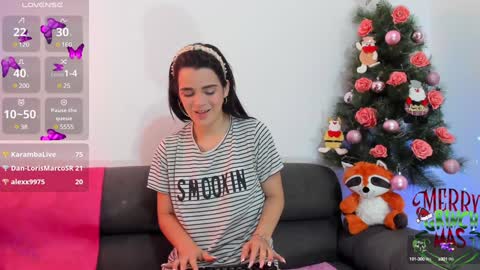 Snapshot of chloesmithx__ chatting on 12-15-24, 06:40 Chloe online show from 12-15-24, 06:40