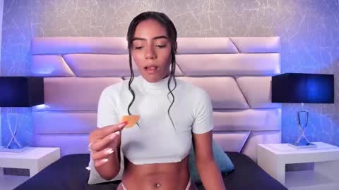 CHLOE  online show from 01-25-25, 12:48