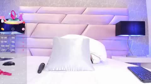 CHLOE  online show from 09-11-25, 10:43