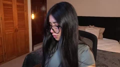 ChloeTurner  online show from 04-27-26, 12:36