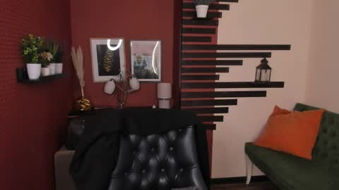 Chloe online show from 10-15-25, 11:10