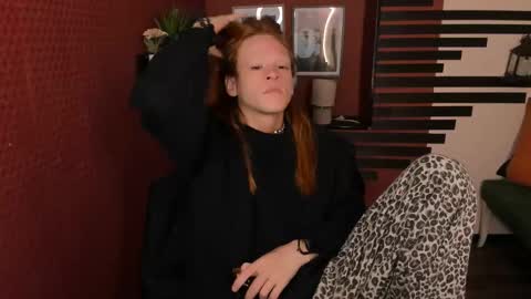 Chloe online show from 11-12-25, 11:21