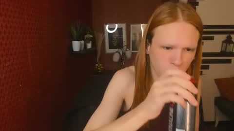 Chloe online show from 11-17-25, 01:06