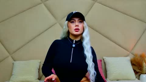 Chloe Vee online show from 02-09-26, 06:17