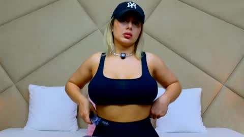 Chloe Vee online show from 04-30-26, 05:03