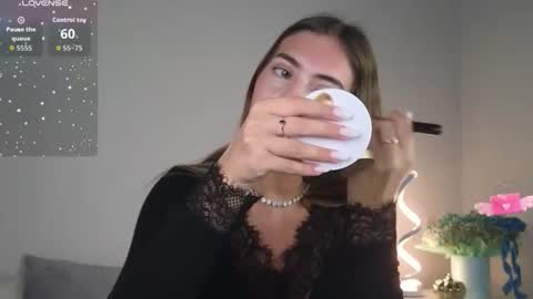 Snapshot of chloi_hes chatting on 10-23-25, 11:09 chloi_hes online show from 10-23-25, 11:09