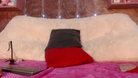 Snapshot of chlooe_zoe chatting on 03-06-25, 10:36 chlooe_zoe online show from 03-06-25, 10:36