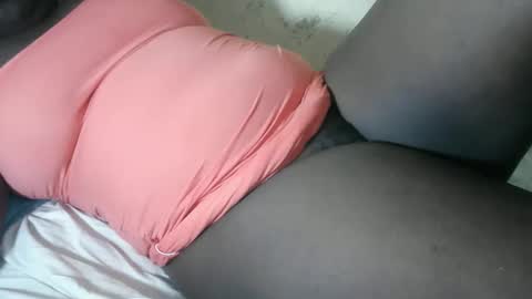 Paula online show from 10-14-25, 03:40