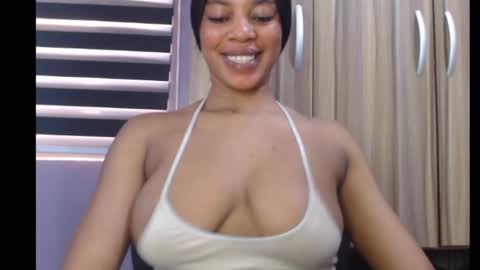 Snapshot of choco_chocox chatting on 01-13-25, 10:03 ESTHER online show from 01-13-25, 10:03