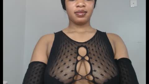 Snapshot of choco_chocox chatting on 10-06-25, 06:55 ESTHER online show from 10-06-25, 06:55