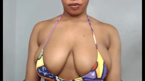 Snapshot of choco_chocox chatting on 10-18-25, 04:19 ESTHER online show from 10-18-25, 04:19