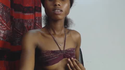 choco_petitqueen online show from 12-12-24, 09:30