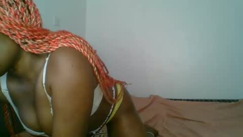 chocobear22 online show from 10-28-25, 06:17