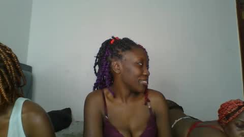 chocobear22 online show from 11-09-25, 05:33