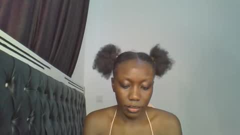 chocobear22 online show from 11-19-25, 11:21