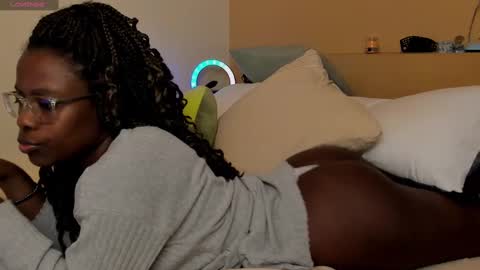 Snapshot of chocolandra_10 chatting on 01-28-25, 05:35 Amber online show from 01-28-25, 05:35