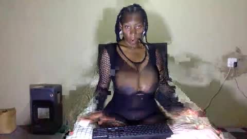 Snapshot of chocolate808 chatting on 10-05-25, 01:59 Exotic Chocolate online show from 10-05-25, 01:59