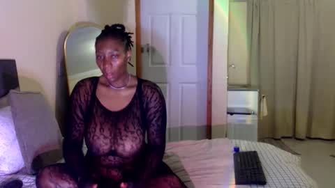 Snapshot of chocolate808 chatting on 05-11-26, 01:00 Exotic Chocolate online show from 05-11-26, 01:00