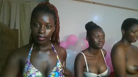 Snapshot of chocolate_iva chatting on 09-21-25, 03:35 Iva online show from 09-21-25, 03:35