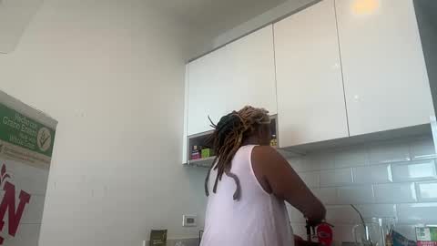 ChocolateCakeQueen online show from 12-20-24, 03:31