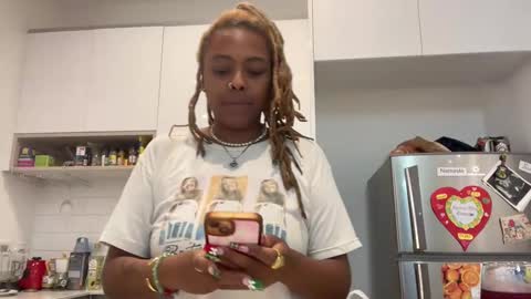 ChocolateCakeQueen online show from 12-22-24, 11:20