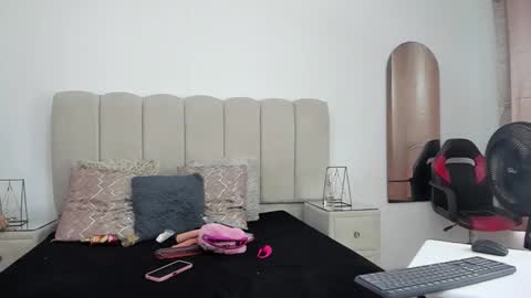 ChoeANDbritany online show from 10-12-25, 07:35