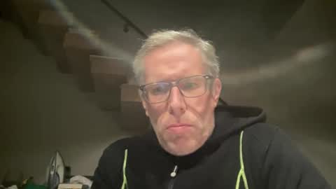 choupipat1 online show from 03-02-25, 09:32