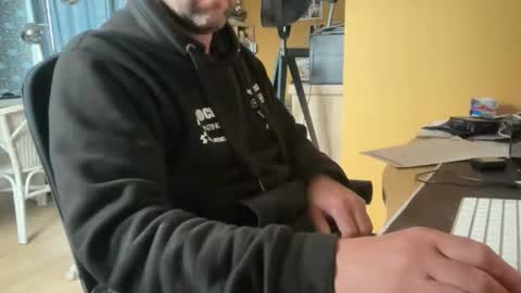 Snapshot of chris13abcd chatting on 03-25-26, 02:12 chris13abcd online show from 03-25-26, 02:12