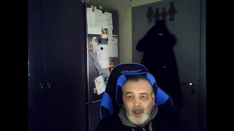 Chris online show from 11-08-25, 12:38