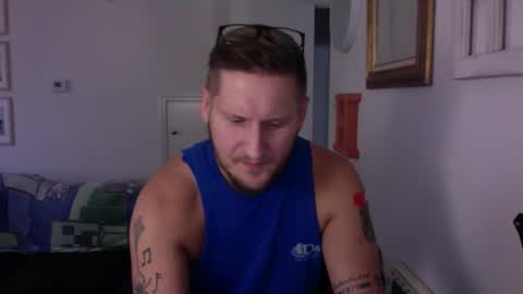 Snapshot of chris2fur87 chatting on 10-02-25, 04:03 Christopher the Blue-Eye Guy online show from 10-02-25, 04:03