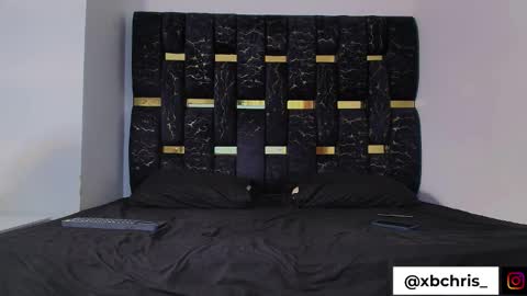 Snapshot of chris_blake__ chatting on 12-17-25, 06:14 Chris B online show from 12-17-25, 06:14