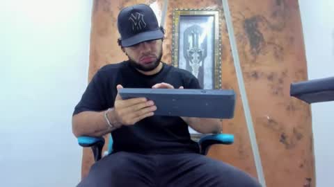 chris_evans00 online show from 02-05-26, 11:37