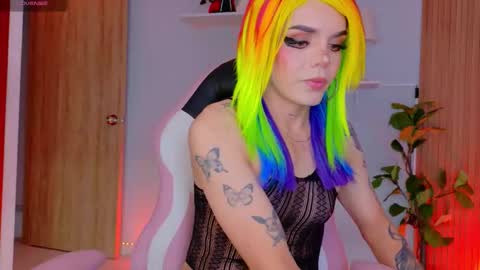 Snapshot of chris_parker01 chatting on 02-16-26, 12:23 juli Instagram july rv17 - Twitter juli rv17 online show from 02-16-26, 12:23