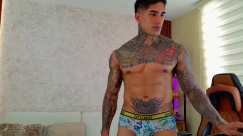 chris reilly online show from 12-05-25, 01:20