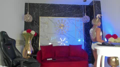 Chris online show from 02-08-25, 04:57