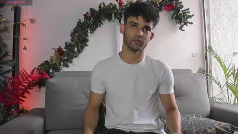 Im Chirs IM MODEL INDEPENDT online show from 12-27-24, 06:10