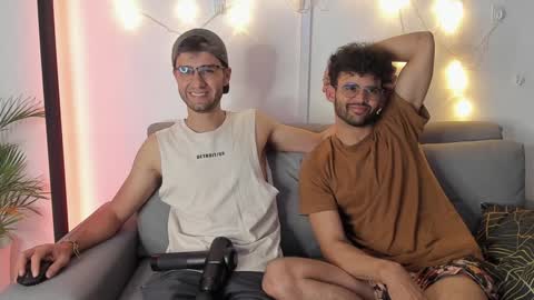 Im Chirs IM MODEL INDEPENDT online show from 01-24-25, 03:22