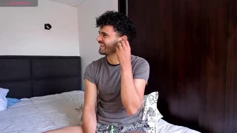 Im Chirs IM MODEL INDEPENDT online show from 01-30-25, 04:13