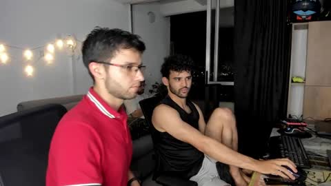 Im Chirs IM MODEL INDEPENDT online show from 02-05-25, 02:19