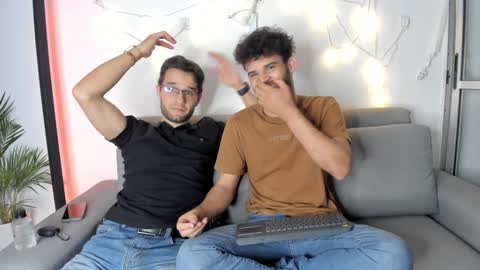 Im Chirs IM MODEL INDEPENDT online show from 02-06-25, 02:11