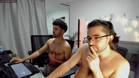 Im Chirs IM MODEL INDEPENDT online show from 02-22-25, 12:38