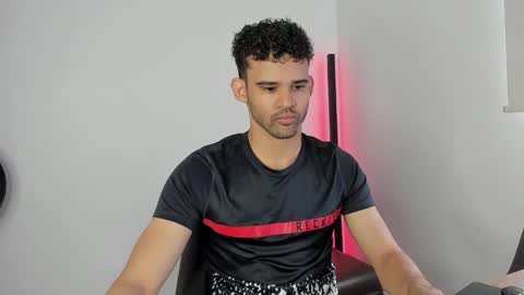 Im Chirs IM MODEL INDEPENDT online show from 09-18-25, 04:31