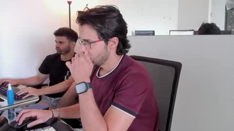 Im Chirs IM MODEL INDEPENDT online show from 09-26-25, 05:06