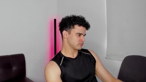 Im Chirs IM MODEL INDEPENDT online show from 09-29-25, 08:35