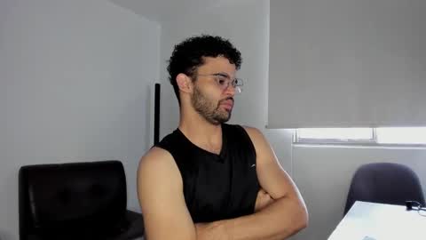 Im Chirs IM MODEL INDEPENDT online show from 10-15-25, 12:49