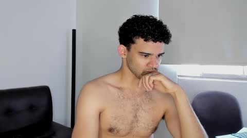 Im Chirs IM MODEL INDEPENDT online show from 10-17-25, 04:31