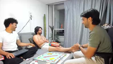 Im Chirs IM MODEL INDEPENDT online show from 11-22-25, 11:26